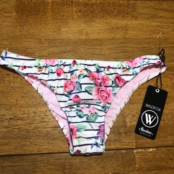 Final Price!!! WildFox NWT Women Bikini Bottom Vintage Roses S - Picture 3 of 8
